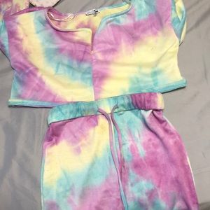 Fashion nova set. Size -small fits very nicely